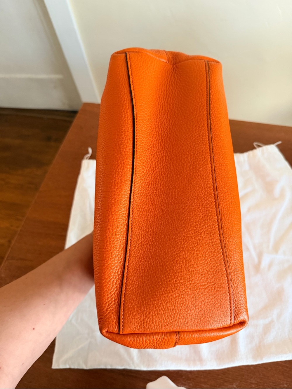 Prada Vitello Phenix Embossed Logo Tote Orange Pebbled Leather Gold Hardware - Picture 6 of 8